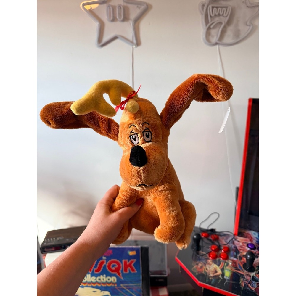 Max plush‎